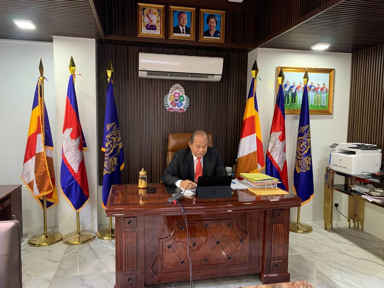ឯកឧត្តមបណ្ឌិតសភាចារ្យ​ អ៊ុក​ រ៉ាប៊ុន​ រដ្ឋមន្រ្តីក្រសួងអភិវឌ្ឍន៍ជនបទ​ បានអញ្ជេីញជាអធិបតី ដឹកនាំកិច្ចប្រជុំលេីកទី៣៣​ របស់ក្រុមការងារបច្ចេកទេសវិស័យផ្គត់ផ្គង់ទឹកស្អាតនិងអនាម័យជនបទ