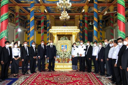ឯកឧត្ដមបណ្ឌិតសភាចារ្យ អ៊ុក រ៉ាប៊ុន ព្រមទាំងថ្នាក់ដឹកនាំបាន អញ្ជើញទៅគោរពវិញ្ញាណក្ខន្ធសពមហាឧបាសិកា ស៊ី នាង ត្រូវជាមាតាបង្កើតរបស់ ឯកឧត្តមបណ្ឌិត ចាន់ ដារ៉ុង រដ្ឋលេខាធិការក្រសួងអភិវឌ្ឍន៍ជនបទ នៅវត្តច័ន្ទបុរីវង្ស ស្ថិតនៅសង្កាត់ព្រែកព្នៅ ខណ្ឌព្រែកព្នៅ រាជធានីភ្នំពេញ 6 photo 2022 07 12 17 20 26