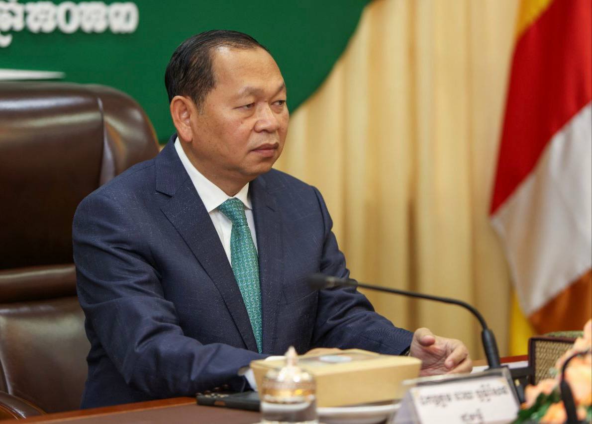 ឯកឧត្ដម ឆាយ ប្ញទ្ធិសែន៖ “មន្ដ្រីរាជការ មន្ត្រីជាប់កិច្ចសន្យា និងបុគ្គលិកមានពិការភាពទាំងអស់ មានតួនាទីយ៉ាងសំខាន់ក្នុងការចូលរួមចំណែកឱ្យសម្រេចបានជោគជ័យលើការងារអភិវឌ្ឍន៍ជនបទ ហើយក្រសួងបានលើកទឹកចិត្តឱ្យចូលរួមគ្រប់សកម្មភាពរបស់ក្រសួង” 3 1 5