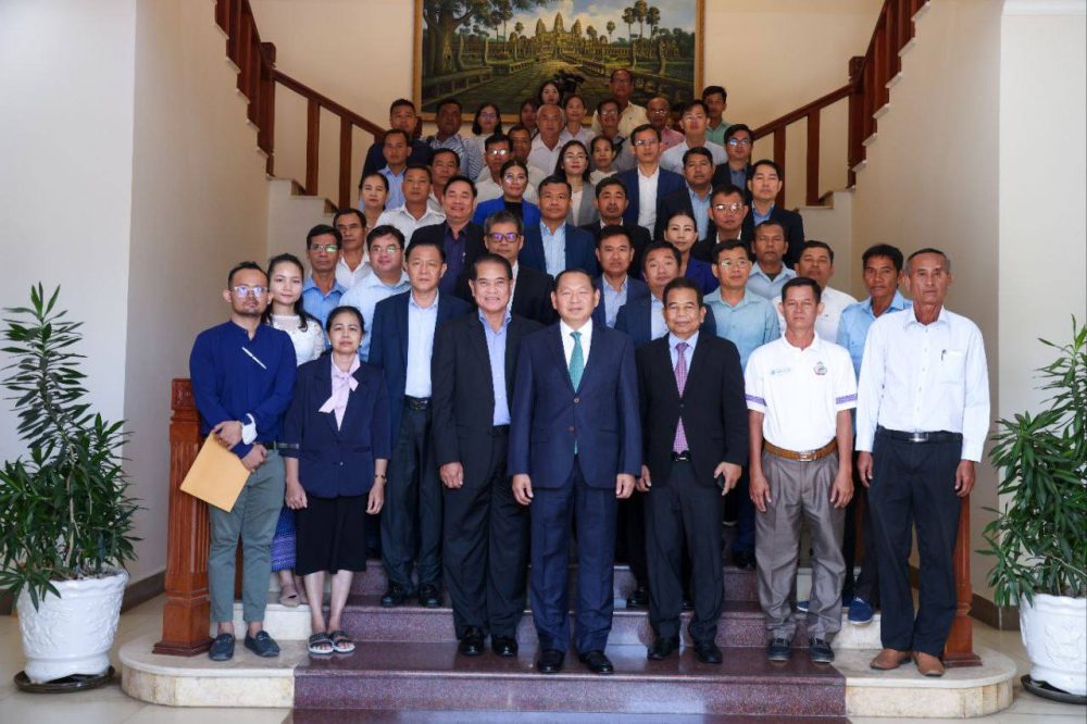 ឯកឧត្ដម ឆាយ ប្ញទ្ធិសែន៖ “មន្ដ្រីរាជការ មន្ត្រីជាប់កិច្ចសន្យា និងបុគ្គលិកមានពិការភាពទាំងអស់ មានតួនាទីយ៉ាងសំខាន់ក្នុងការចូលរួមចំណែកឱ្យសម្រេចបានជោគជ័យលើការងារអភិវឌ្ឍន៍ជនបទ ហើយក្រសួងបានលើកទឹកចិត្តឱ្យចូលរួមគ្រប់សកម្មភាពរបស់ក្រសួង” 2 10 1