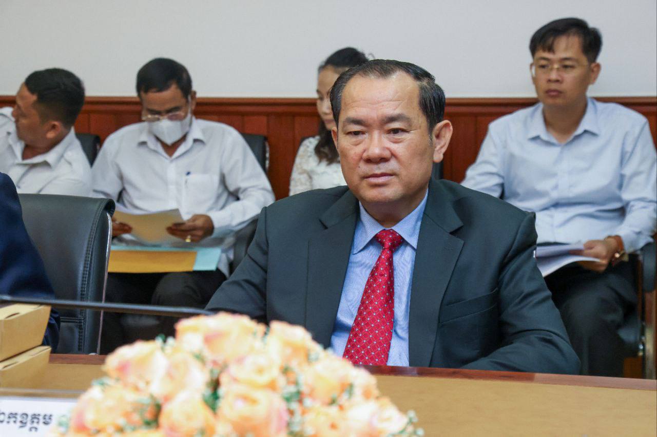 ឯកឧត្ដម ឆាយ ប្ញទ្ធិសែន៖ “មន្ដ្រីរាជការ មន្ត្រីជាប់កិច្ចសន្យា និងបុគ្គលិកមានពិការភាពទាំងអស់ មានតួនាទីយ៉ាងសំខាន់ក្នុងការចូលរួមចំណែកឱ្យសម្រេចបានជោគជ័យលើការងារអភិវឌ្ឍន៍ជនបទ ហើយក្រសួងបានលើកទឹកចិត្តឱ្យចូលរួមគ្រប់សកម្មភាពរបស់ក្រសួង” 5 3 5