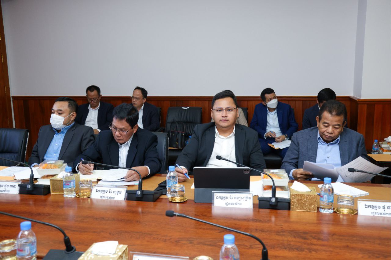 ឯកឧត្តម ឆាយ ប្ញទ្ធិសែន អញ្ជើញដឹកនាំកិច្ចប្រជុំបូកសរុបវឌ្ឍនភាពការងារប្រចាំខែធ្នូ ឆ្នាំ២០២៣ និងលើកទិសដៅការងារខែមករា ឆ្នាំ២០២៤ របស់ក្រសួងអភិវឌ្ឍន៍ជនបទ 9 7 5