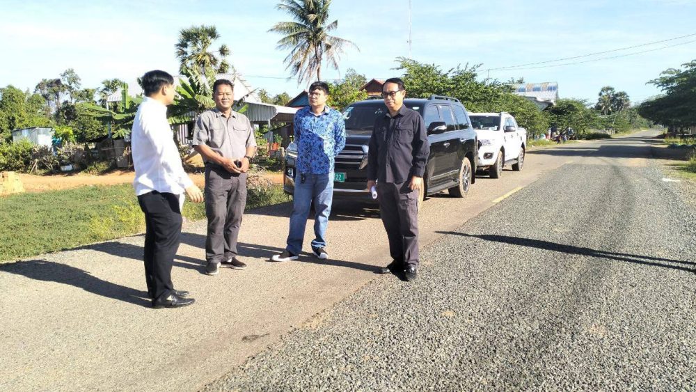 ផ្លូវជនបទ ក្រាលកៅស៊ូពីរជាន់ និងក្រាលល្បាយក្រួស ចំនួន ២២ខ្សែ ត្រូវបានជួសជុល និងថែទាំដោយមន្ទីរអភិវឌ្ឍន៍ជនបទខេត្តកំពង់ឆ្នាំង 2 photo 2023 12 07 15 30 44