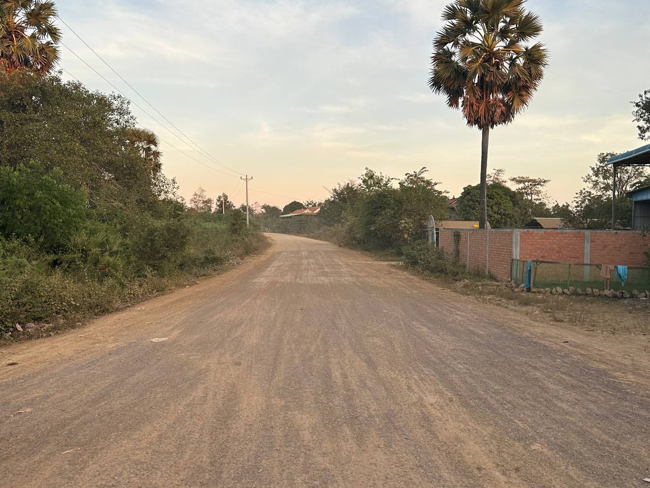 ឯកឧត្តមបណ្ឌិត នួន ដាញ៉ិល ដឹកនាំគណៈកម្មការអន្តរក្រសួង ដេីម្បីចុះត្រួតពិនិត្យ និងវាយតម្លៃលើការងារថែទាំផ្លូវជាប្រចាំ ចំនួន២គម្រោង ស្ថិតនៅខេត្តក្រចេះ និងខេត្តស្ទឹងត្រែង 5 photo 2023 12 11 20 36 57 2