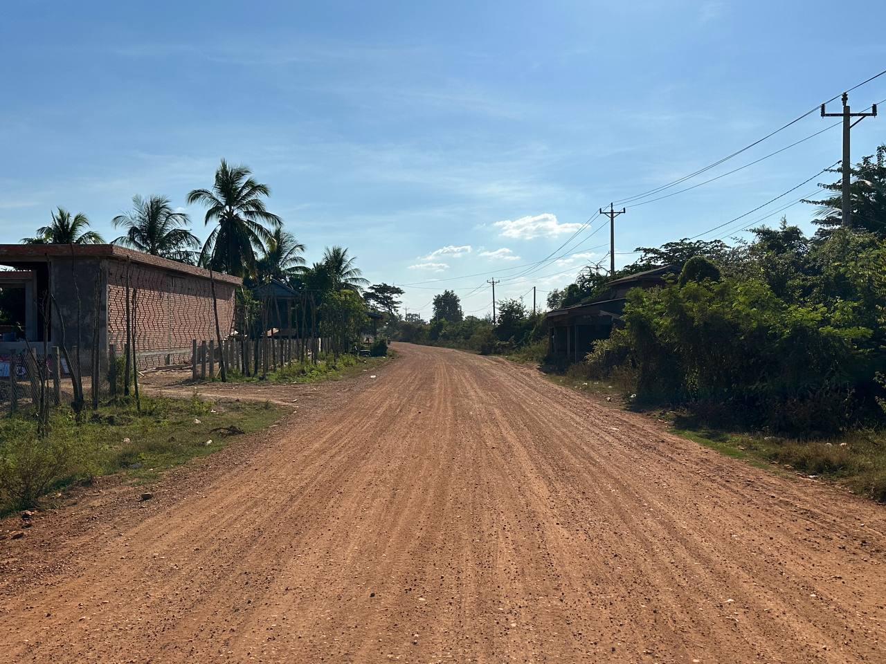 ឯកឧត្តមបណ្ឌិត នួន ដាញ៉ិល ដឹកនាំគណៈកម្មការអន្តរក្រសួង ដេីម្បីចុះត្រួតពិនិត្យ និងវាយតម្លៃលើការងារថែទាំផ្លូវជាប្រចាំ ចំនួន២គម្រោង ស្ថិតនៅខេត្តក្រចេះ និងខេត្តស្ទឹងត្រែង 6 photo 2023 12 11 20 36 57