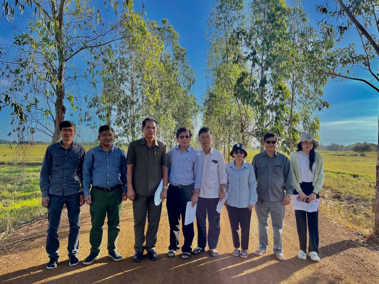 ផ្លូវជនបទ ក្រាលកៅស៊ូពីរជាន់ និងក្រាលល្បាយក្រួស ចំនួន ២២ខ្សែ ត្រូវបានជួសជុល និងថែទាំដោយមន្ទីរអភិវឌ្ឍន៍ជនបទខេត្តកំពង់ឆ្នាំង 7 photo 2023 12 12 13 37 37