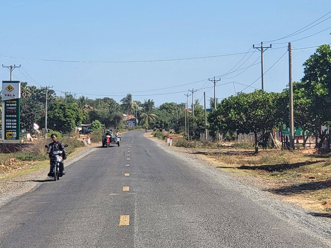 ឯកឧត្តម សាន វិសាល រដ្ឋលេខាធិការ ដឹកនាំគណៈកម្មការអន្ដរក្រសួងពិនិត្យវាយតម្លៃផ្លូវ ចំនួន ៤គម្រោងនៅ ខេត្តកំពង់ធំ 4 photo 2023 12 15 11 35 22