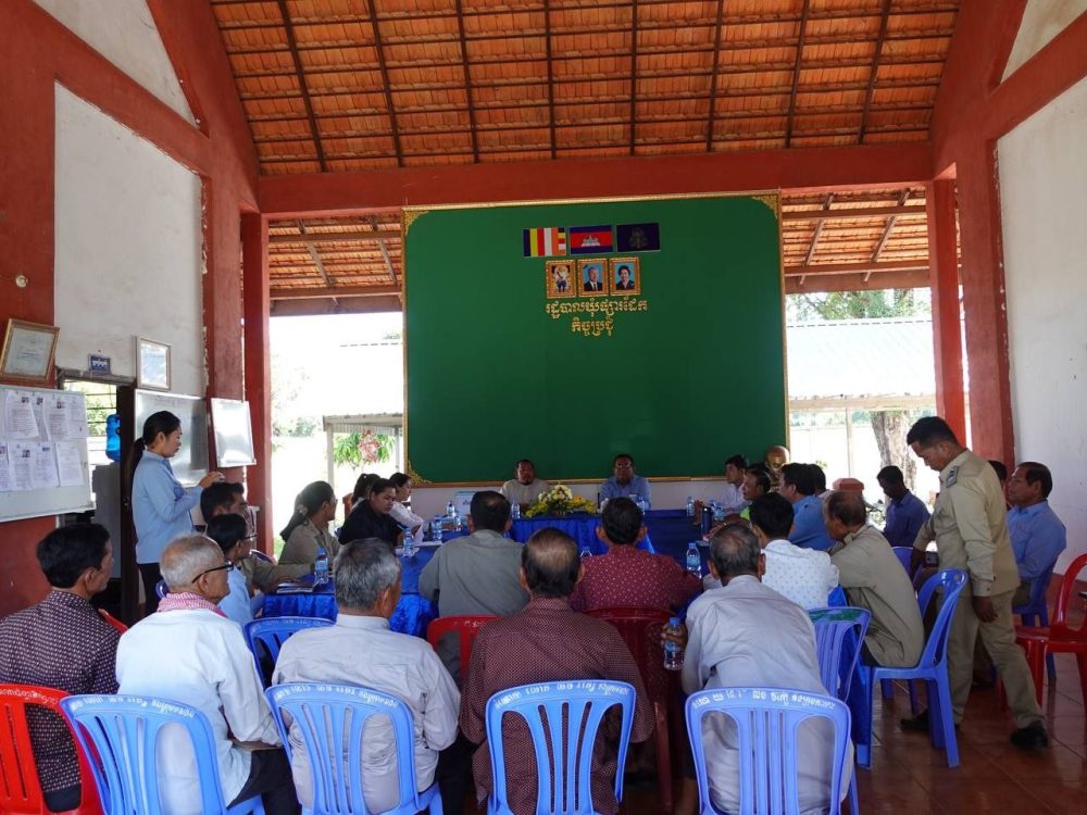 ក្រុមការងារបច្ចេកទេសផ្គត់ផ្គង់ទឹកស្អាត និងសុខភាព អនាម័យជនបទចុះផ្ទៀងផ្ទាត់ស្ថានភាពបញ្ចប់ការបន្ទោបង់ពាសវាលពាសកាលកម្រិតខ្ពស់ ថ្នាក់ឃុំ នៅស្រុកពញាឮ ខេត្តកណ្តាល 2 photo 2023 12 18 21 18 44 4