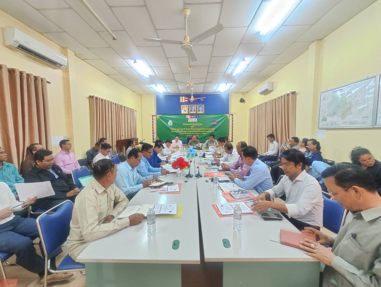 ឯកឧត្តម ស្រ៊ិន ពុទ្ធី អញ្ជើញចូលរួមសិក្ខាសាលាផ្សព្វផ្សាយ ស្ដីពីការកែសម្រួលសមាសភាព តួនាទី ភារកិច្ចក្រុមការងារបច្ចេកទេសវិស័យផ្គត់ផ្គង់ទឹកស្អាត និងអនាម័យជនបទថ្នាក់ក្រោមជាតិរបស់គម្រោងកម្មវិធីអភិវឌ្ឍន៍ និងធ្វើឲ្យប្រសើរឡើងលើវិស័យផ្គត់ផ្គង់ទឹកស្អាត និងអនាម័យជនបទ 6 photo 2023 12 22 10 46 54