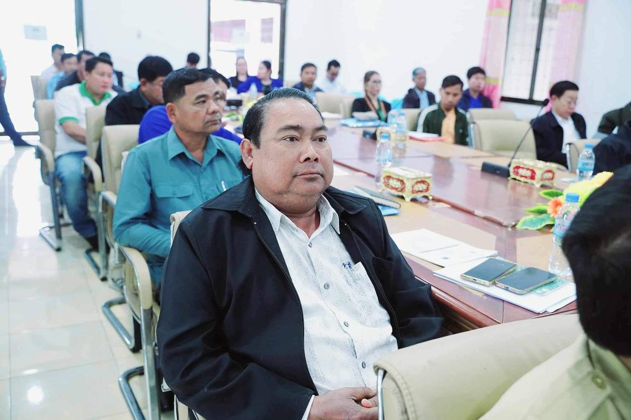 មន្ទីរអភិវឌ្ឍន៍ជនបទខេត្ដបន្ទាយមានជ័យ បានសហការជាមួយក្រុមការងារបច្ចេកទេសនៃនាយកដ្ឋានផ្គត់ផ្គង់ទឹកជនបទ រៀបចំសិក្ខាសាលាផ្សព្វផ្សាយ ស្ដីពីការកែសម្រួលសមាសភាព តួនាទី ភារកិច្ចក្រុមការងារបច្ចេកទេសវិស័យផ្គត់ផ្គង់ទឹកស្អាត និងអនាម័យជនបទថ្នាក់ក្រោមជាតិរបស់គម្រោងកម្មវិធីអភិវឌ្ឍន៍ និងធ្វើឲ្យប្រសើរឡើងលើវិស័យផ្គត់ផ្គង់ទឹកស្អាត និងអនាម័យជនបទ 6 photo 2023 12 26 20 26 55