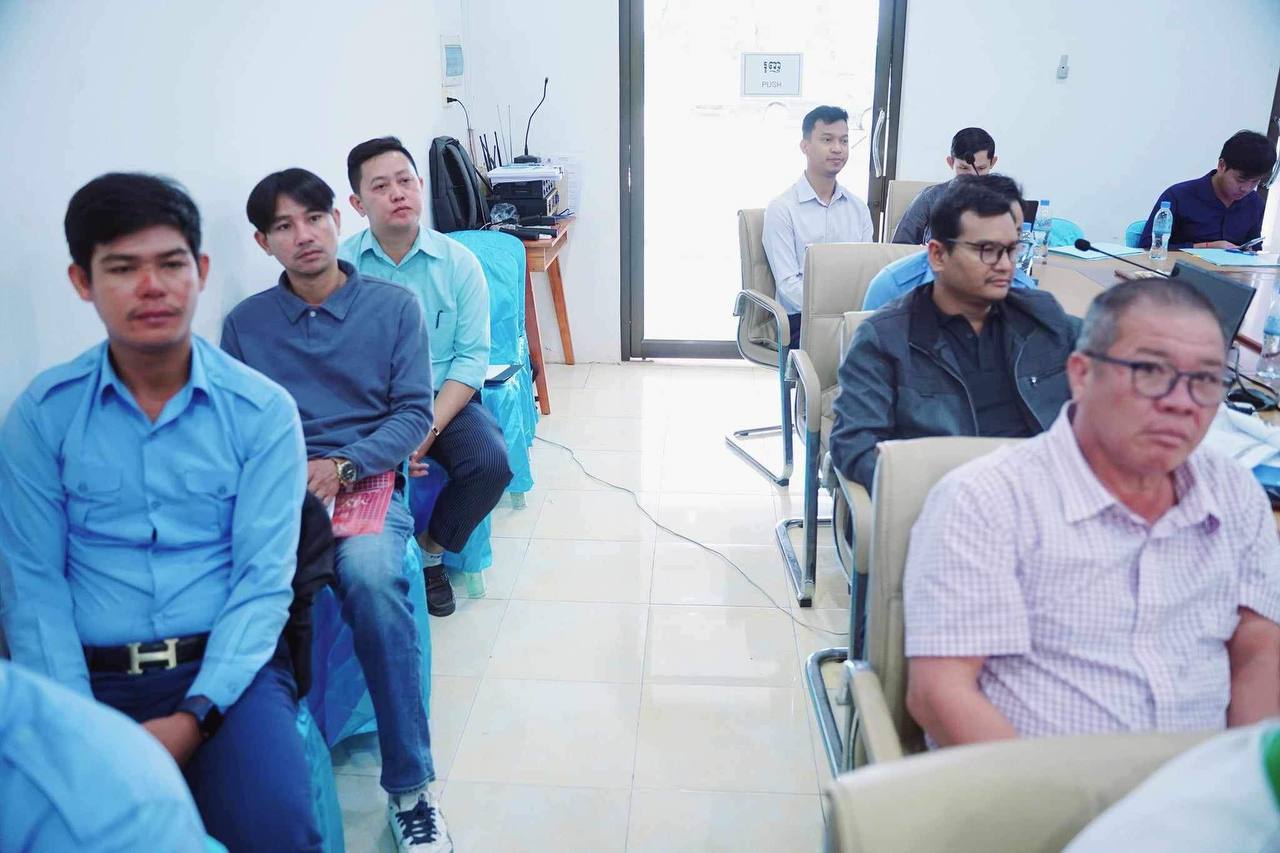 មន្ទីរអភិវឌ្ឍន៍ជនបទខេត្ដបន្ទាយមានជ័យ បានសហការជាមួយក្រុមការងារបច្ចេកទេសនៃនាយកដ្ឋានផ្គត់ផ្គង់ទឹកជនបទ រៀបចំសិក្ខាសាលាផ្សព្វផ្សាយ ស្ដីពីការកែសម្រួលសមាសភាព តួនាទី ភារកិច្ចក្រុមការងារបច្ចេកទេសវិស័យផ្គត់ផ្គង់ទឹកស្អាត និងអនាម័យជនបទថ្នាក់ក្រោមជាតិរបស់គម្រោងកម្មវិធីអភិវឌ្ឍន៍ និងធ្វើឲ្យប្រសើរឡើងលើវិស័យផ្គត់ផ្គង់ទឹកស្អាត និងអនាម័យជនបទ 7 photo 2023 12 26 20 26 56