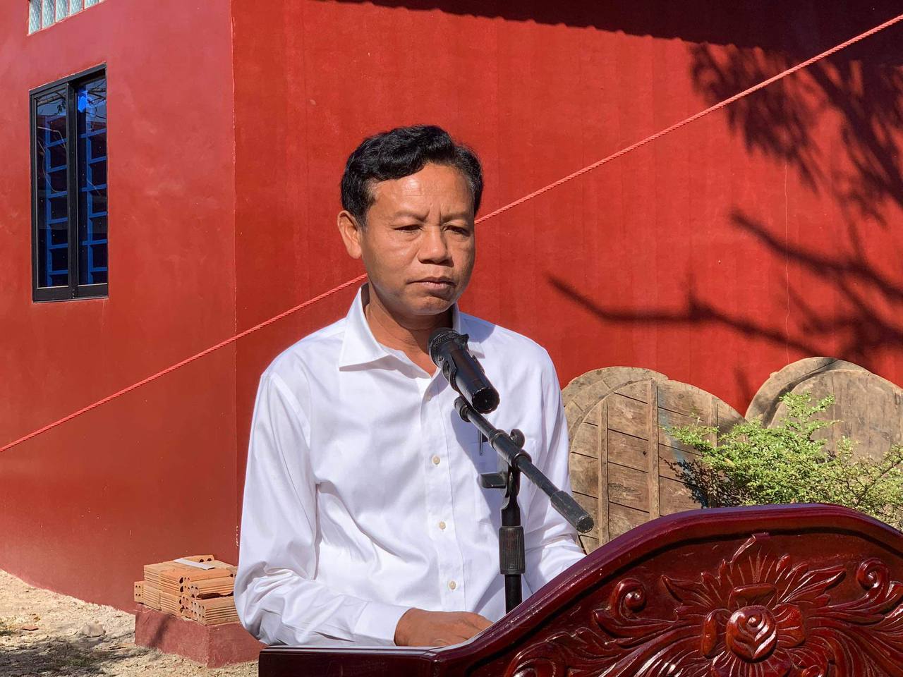 មន្ទីរអភិវឌ្ឍន៍ជនបទខេត្តឧត្តរមានជ័យ បានរៀបចំពិធីអបអរសាទរប្រគល់វិញ្ញាបនបត្របញ្ចប់ការបន្ទោបង់ពាស់វាលពាសកាលជូនឃុំគោកមន ក្នុងស្រុកបន្ទាយអំពិល ខេត្តឧត្តរមានជ័យ 4 photo 2023 12 27 14 22 53