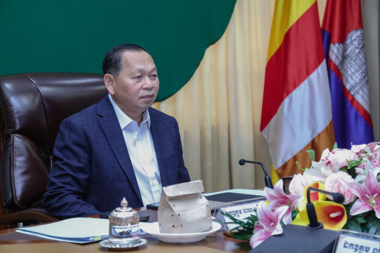 ឯកឧត្តម ឆាយ ឫទ្ធិសែន រដ្ឋមន្ត្រីក្រសួងអភិវឌ្ឍន៍ជនបទ អញ្ជើញដឹកនាំកិច្ចប្រជុំស្ដីពី ការរៀបចំផែនការយុទ្ធសាស្រ្តអភិវឌ្ឍន៍ជនបទឆ្នាំ២០២៤-២០២៨ និងកម្មវិធី របស់ក្រសួងអភិវឌ្ឍន៍ជនបទ ក្នុងអាណត្ដិទី៧ នៃរដ្ឋសភា។ 3 1 6