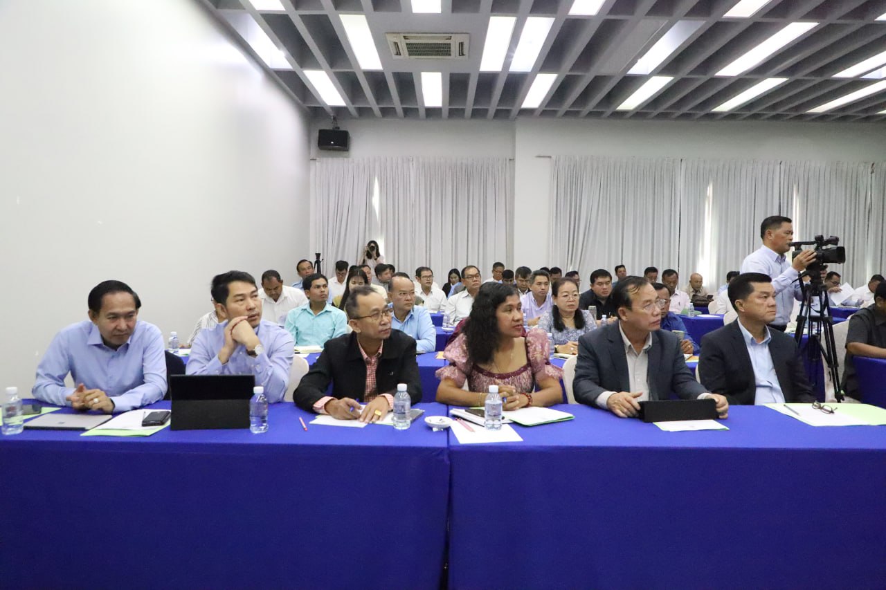 ឯកឧត្តម ឈឹម សៅគី រដ្ឋលេខាធិការប្រចាំការ អញ្ជើញជាអធិបតីក្នុងពិធីបើកសិក្ខាពិគ្រោះយោបល់ ស្ដីពី “វិធីសាស្រ្ដស្រាវជ្រាវអំពីតម្រូវការបណ្តុះបណ្តាលជូនមន្ត្រីរាជការក្រសួងអភិវឌ្ឍន៍ជនបទ ឆ្នាំ២០២៤ - ២០២៦” 5 3 20