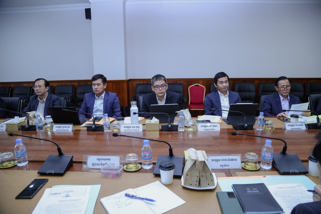 ឯកឧត្តម ឆាយ ឫទ្ធិសែន រដ្ឋមន្ត្រីក្រសួងអភិវឌ្ឍន៍ជនបទ អញ្ជើញដឹកនាំកិច្ចប្រជុំស្ដីពី ការរៀបចំផែនការយុទ្ធសាស្រ្តអភិវឌ្ឍន៍ជនបទឆ្នាំ២០២៤-២០២៨ និងកម្មវិធី របស់ក្រសួងអភិវឌ្ឍន៍ជនបទ ក្នុងអាណត្ដិទី៧ នៃរដ្ឋសភា។ 5 3 6