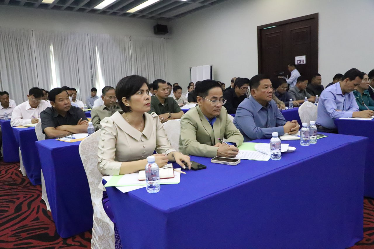 ឯកឧត្តម ឈឹម សៅគី រដ្ឋលេខាធិការប្រចាំការ អញ្ជើញជាអធិបតីក្នុងពិធីបើកសិក្ខាពិគ្រោះយោបល់ ស្ដីពី “វិធីសាស្រ្ដស្រាវជ្រាវអំពីតម្រូវការបណ្តុះបណ្តាលជូនមន្ត្រីរាជការក្រសួងអភិវឌ្ឍន៍ជនបទ ឆ្នាំ២០២៤ - ២០២៦” 7 5 19