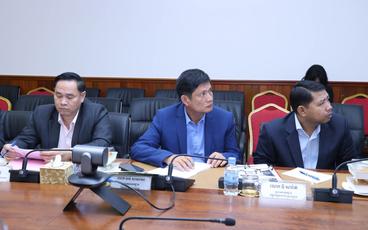 ឯកឧត្តម ឆាយ ឫទ្ធិសែន រដ្ឋមន្ត្រីក្រសួងអភិវឌ្ឍន៍ជនបទ អញ្ជើញដឹកនាំកិច្ចប្រជុំពិនិត្យ និងពិភាក្សាលើខ្លឹមសារនៃផែនការថវិកាសមិទ្ធកម្មឆ្នាំ២០២៤ របស់ក្រសួងអភិវឌ្ឍន៍ជនបទ 8 6 3