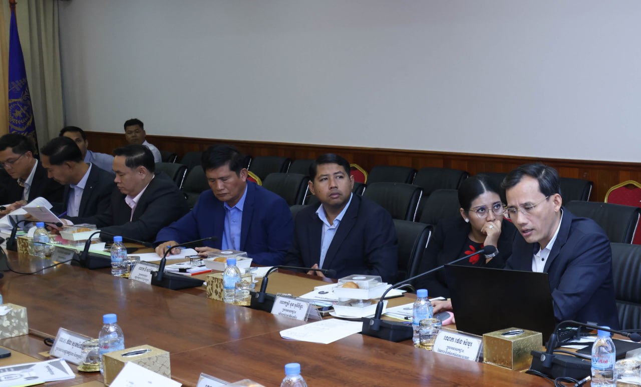 ឯកឧត្តម ឆាយ ឫទ្ធិសែន រដ្ឋមន្ត្រីក្រសួងអភិវឌ្ឍន៍ជនបទ អញ្ជើញដឹកនាំកិច្ចប្រជុំពិនិត្យ និងពិភាក្សាលើខ្លឹមសារនៃផែនការថវិកាសមិទ្ធកម្មឆ្នាំ២០២៤ របស់ក្រសួងអភិវឌ្ឍន៍ជនបទ 10 photo 2024 01 09 18 45 42