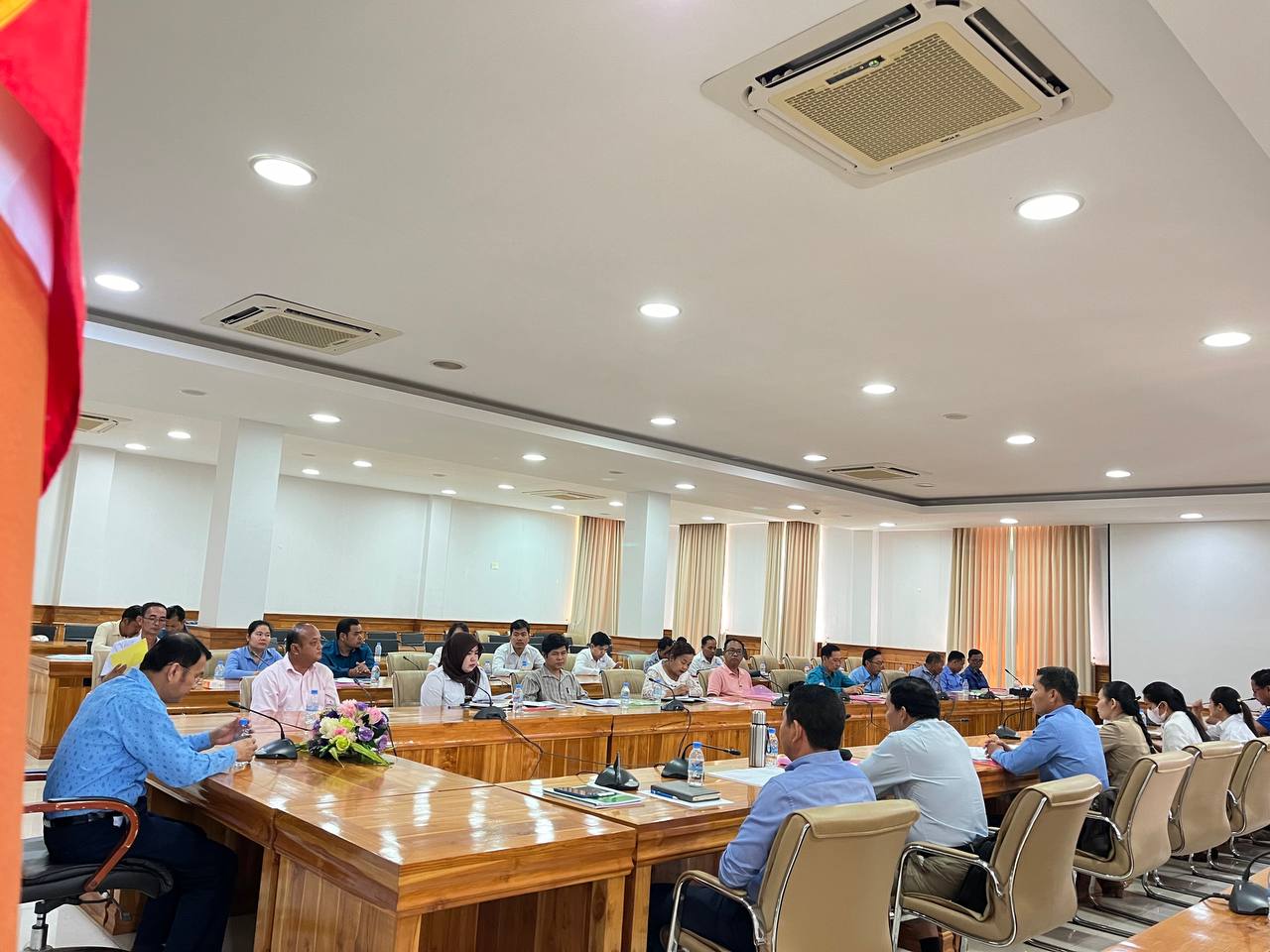 វគ្គបណ្តុះបណ្តាលអំពីគោលការណ៍ណែនាំផ្ទៀងផ្ទាត់ការបញ្ចប់ការបន្ទោរបង់ពាសវាលពាសកាល (ODF) ដល់មន្រ្តីជំនាញនៃមន្ទីរអភិវឌ្ឍន៍ខេត្ត មន្ទីរពាក់ព័ន្ធជុំវិញខេត្ត អាជ្ញាធរស្រុក /ឃុំ និងអង្គការដៃគូ 5 photo 2024 01 12 06 47 34 3