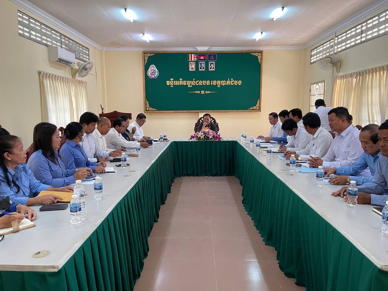 ឯកឧត្ដមបណ្ឌិត សៅ ជីវ័ន្ត អញ្ជើញចូលរួមជាអធិបតីភាព ក្នុងកិច្ចប្រជុំស្ដីពីការតាមដានត្រួតពិនិត្យ និងវាយតម្លៃ លើការអនុវត្តផែនការសកម្មភាពការងាររបស់មន្ទីរអភិវឌ្ឍន៍ជនបទ ខេត្តបាត់ដំបង 3 photo 2024 01 12 17 03 15 2 1