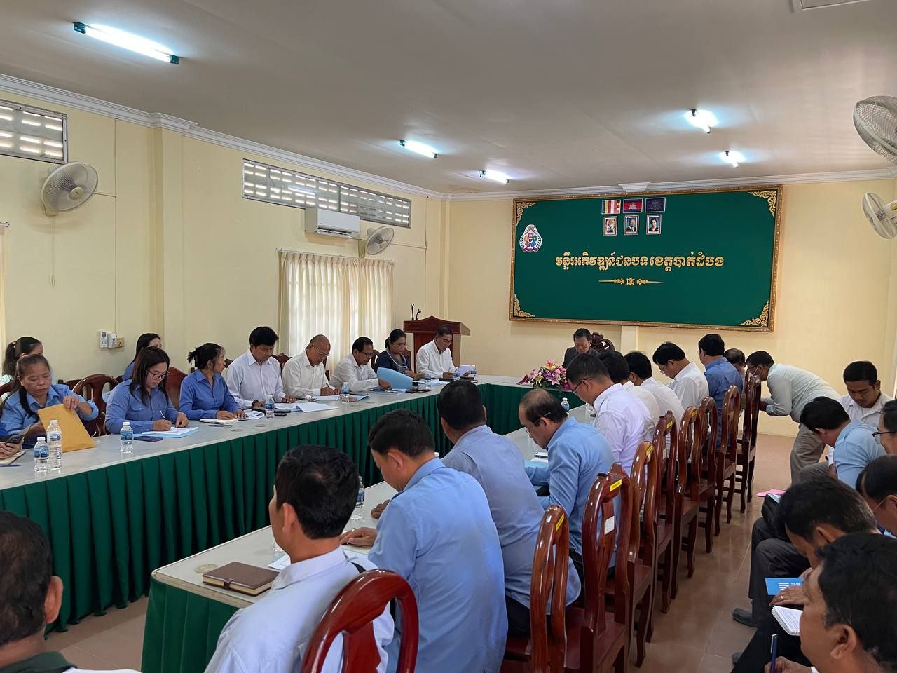 ឯកឧត្ដមបណ្ឌិត សៅ ជីវ័ន្ត អញ្ជើញចូលរួមជាអធិបតីភាព ក្នុងកិច្ចប្រជុំស្ដីពីការតាមដានត្រួតពិនិត្យ និងវាយតម្លៃ លើការអនុវត្តផែនការសកម្មភាពការងាររបស់មន្ទីរអភិវឌ្ឍន៍ជនបទ ខេត្តបាត់ដំបង 5 photo 2024 01 12 17 03 16