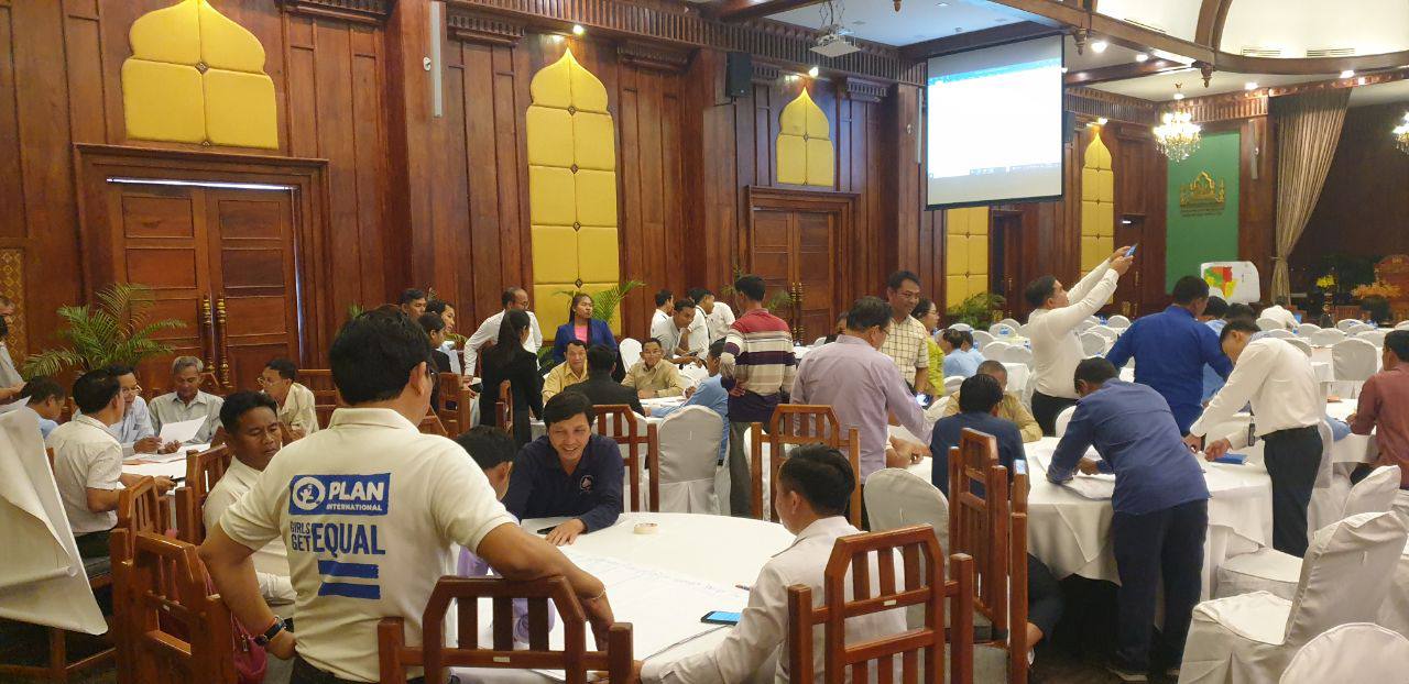 លោកវេជ្ជបណ្ឌិត លន់ សាយតេង ប្រធាននាយកដ្ឋានថែទាំសុខភាពជនបទ និងក្រុមការងារបច្ចេកទេសនាយកដ្ឋាន បានចូលរួមកិច្ចប្រជុំស្តីពីការរៀបចំផែនការសកម្មភាព ដើម្បីបញ្ចប់ការបន្ទោបង់ពាសវាលពាសកាល ODF ថ្នាក់ខេត្តសៀមរាប ក្រោមអធិបតីភាព ឯកឧត្តម អ៉ឹង គឹមលាង អភិបាលរងនៃគណៈអភិបាលខេត្តសៀមរាប នៅសណ្ឋាគារ Empress Angkor Hotel ក្រុងសៀមរាប ខេត្តសៀមរាប 7 photo 2024 01 15 20 57 56