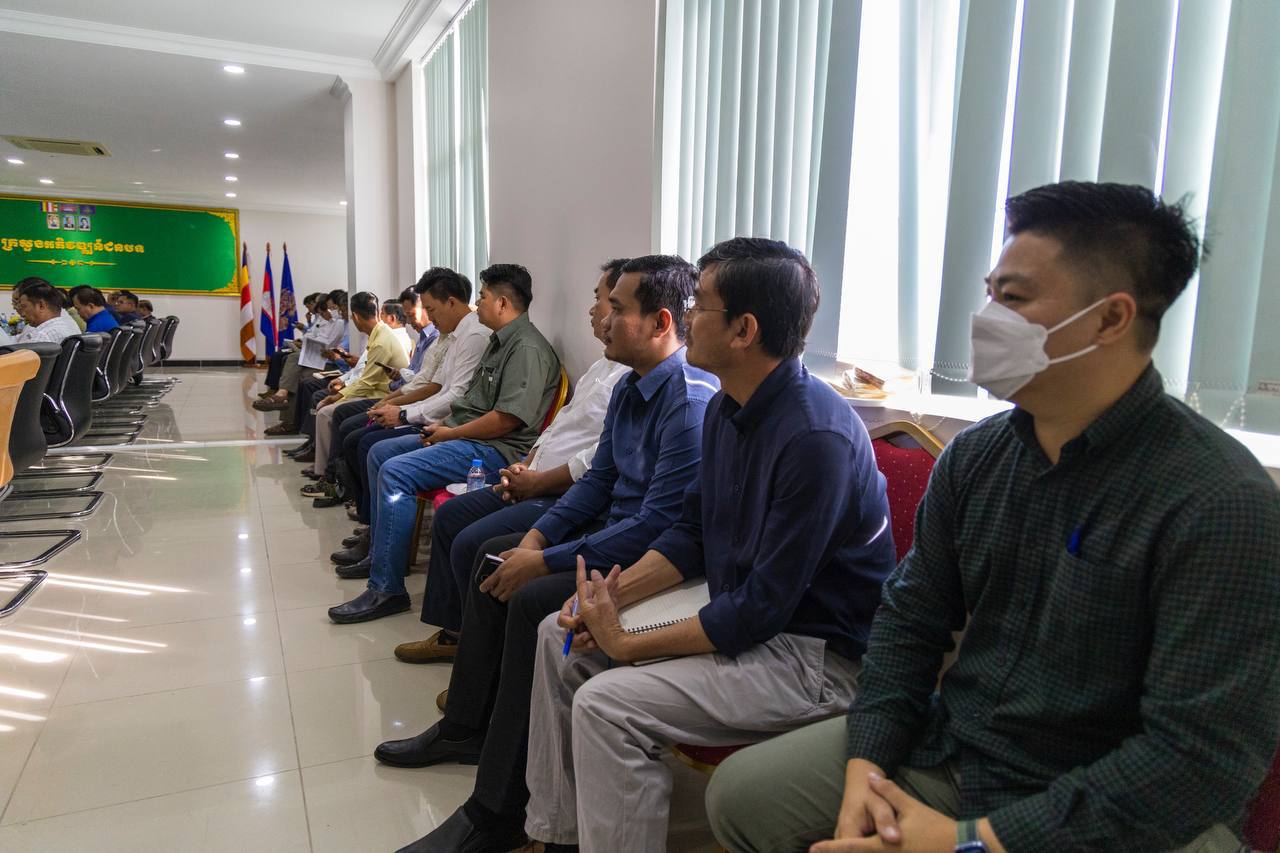 ឯកឧត្តមបណ្ឌិត នួន ដាញ៉ិល ដឹកនាំកិច្ចប្រជុំស្តីពីវឌ្ឍនភាពការងារប្រចាំខែមករា និងលើកទិសដៅបន្ត របស់នាយកដ្ឋានផ្លូវលំជនបទ 9 photo 2024 01 17 16 51 53 2