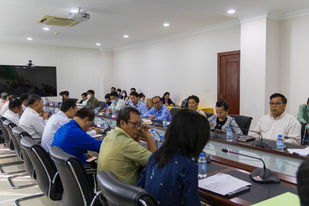 ឯកឧត្តមបណ្ឌិត នួន ដាញ៉ិល ដឹកនាំកិច្ចប្រជុំស្តីពីវឌ្ឍនភាពការងារប្រចាំខែមករា និងលើកទិសដៅបន្ត របស់នាយកដ្ឋានផ្លូវលំជនបទ 11 photo 2024 01 17 16 51 54