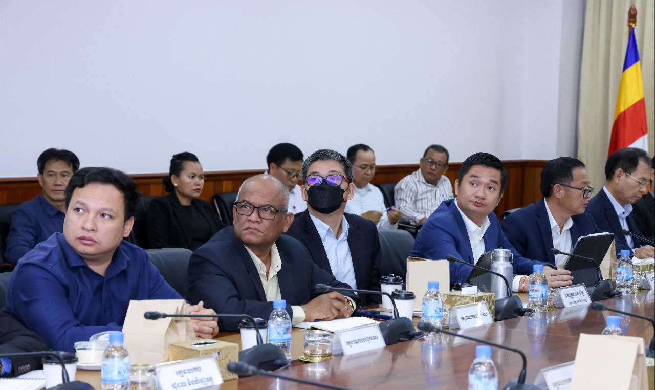 ឯកឧត្តម ឆាយ ឫទ្ធិសែន អញ្ជើញដឹកនាំកិច្ចប្រជុំបន្ដអនុវត្តផែនការមេ និងការព្យាករណ៍ផែនការមេផ្លូវជនបទ 11 10 5