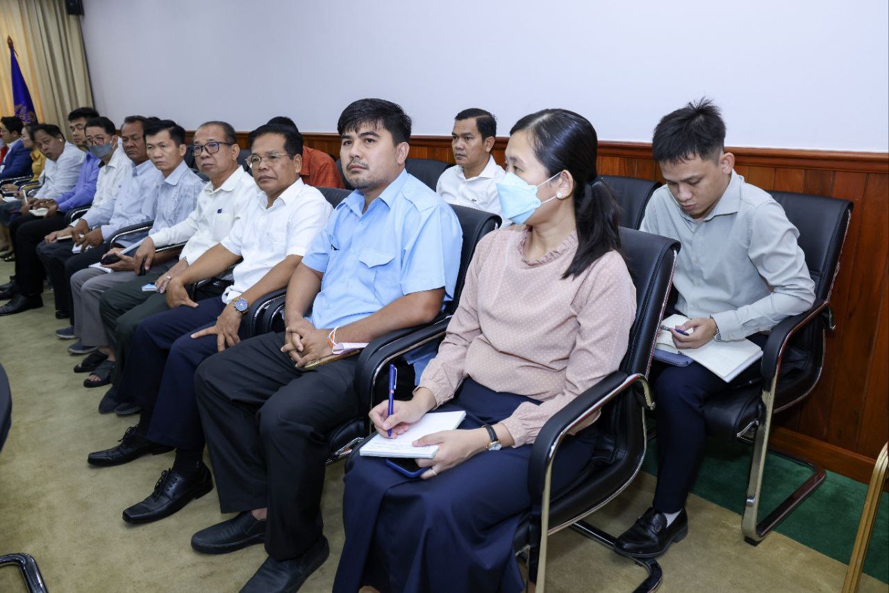 ឯកឧត្តម ឆាយ ឫទ្ធិសែន អញ្ជើញដឹកនាំកិច្ចប្រជុំបន្ដអនុវត្តផែនការមេ និងការព្យាករណ៍ផែនការមេផ្លូវជនបទ 14 14 3