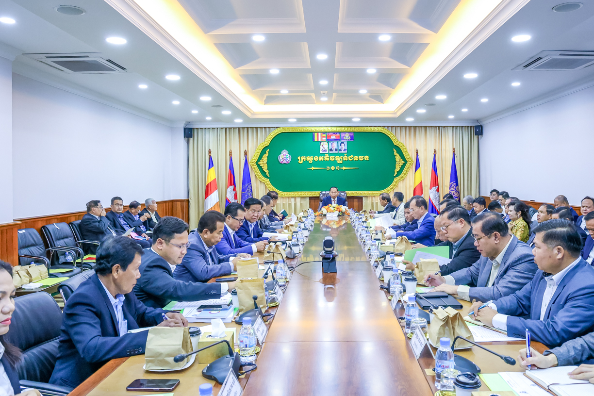 ឯកឧត្ដម ឆាយ ឫទ្ធិសែន អញ្ជើញដឹកនាំកិច្ចប្រជុំបូកសរុបលទ្ធផលការងារប្រចាំខែកុម្ភៈ និងលើកទិសដៅការងារបន្ដរបស់ក្រសួងអភិវឌ្ឍន៍ជនបទ 4 2 16