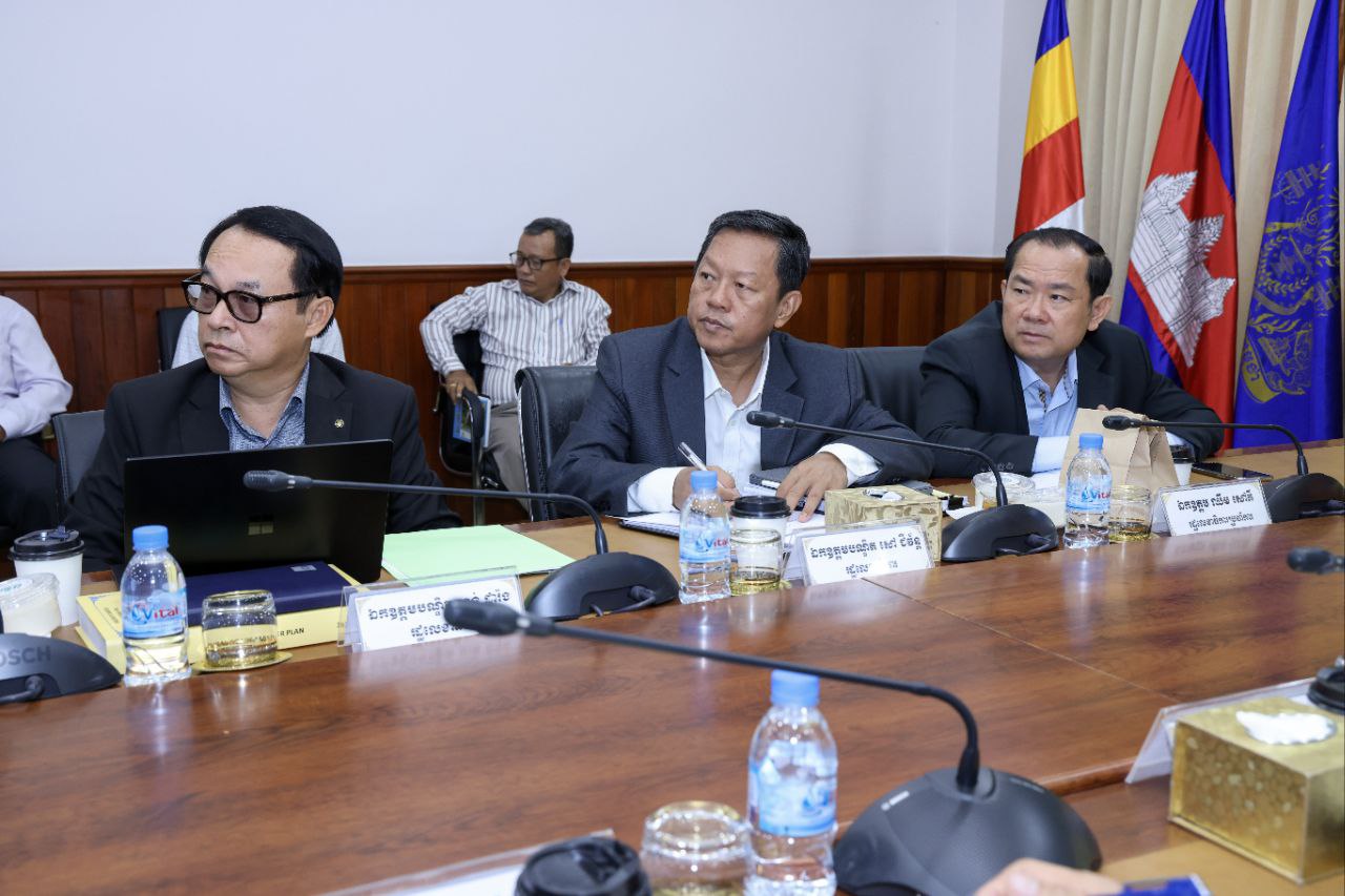 ឯកឧត្តម ឆាយ ឫទ្ធិសែន អញ្ជើញដឹកនាំកិច្ចប្រជុំបន្ដអនុវត្តផែនការមេ និងការព្យាករណ៍ផែនការមេផ្លូវជនបទ 5 3 10