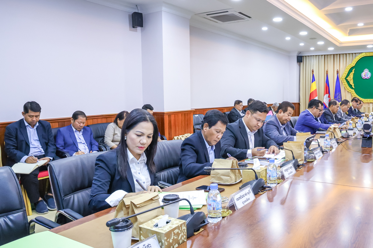 ឯកឧត្ដម ឆាយ ឫទ្ធិសែន អញ្ជើញដឹកនាំកិច្ចប្រជុំបូកសរុបលទ្ធផលការងារប្រចាំខែកុម្ភៈ និងលើកទិសដៅការងារបន្ដរបស់ក្រសួងអភិវឌ្ឍន៍ជនបទ 6 4 14