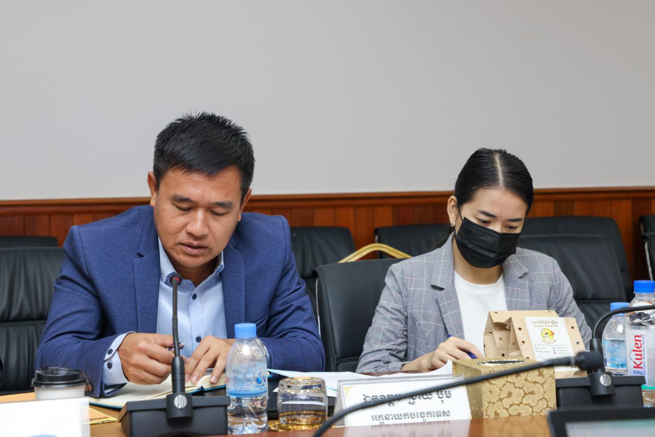 ឯកឧត្តម ឆាយ ឫទ្ធិសែន រដ្ឋមន្ដ្រីក្រសួងអភិវឌ្ឍន៍ជនបទ អញ្ជើញដឹកនាំកិច្ចប្រជុំត្រួតពិនិត្យវឌ្ឍនភាពក្រុមការងារអ្នកនាំពាក្យ និងក្រុមការងារព័ត៌មាន របស់ក្រសួងអភិវឌ្ឍន៍ជនបទ 7 5 2