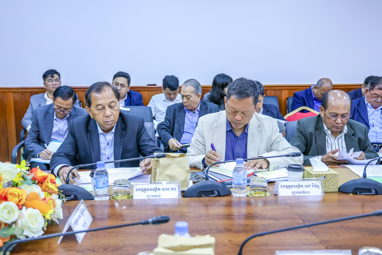 ឯកឧត្ដម ឆាយ ឫទ្ធិសែន អញ្ជើញដឹកនាំកិច្ចប្រជុំបូកសរុបលទ្ធផលការងារប្រចាំខែកុម្ភៈ និងលើកទិសដៅការងារបន្ដរបស់ក្រសួងអភិវឌ្ឍន៍ជនបទ 8 6 12