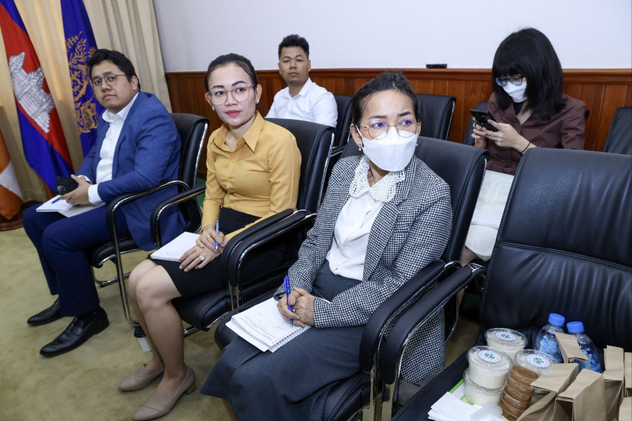 ឯកឧត្តម ឆាយ ឫទ្ធិសែន អញ្ជើញដឹកនាំកិច្ចប្រជុំបន្ដអនុវត្តផែនការមេ និងការព្យាករណ៍ផែនការមេផ្លូវជនបទ 8 7 9