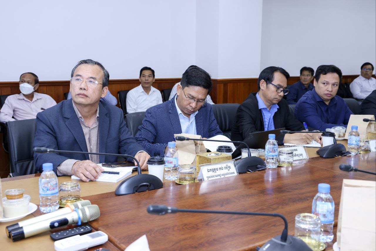 ឯកឧត្តម ឆាយ ឫទ្ធិសែន អញ្ជើញដឹកនាំកិច្ចប្រជុំបន្ដអនុវត្តផែនការមេ និងការព្យាករណ៍ផែនការមេផ្លូវជនបទ 9 8 8