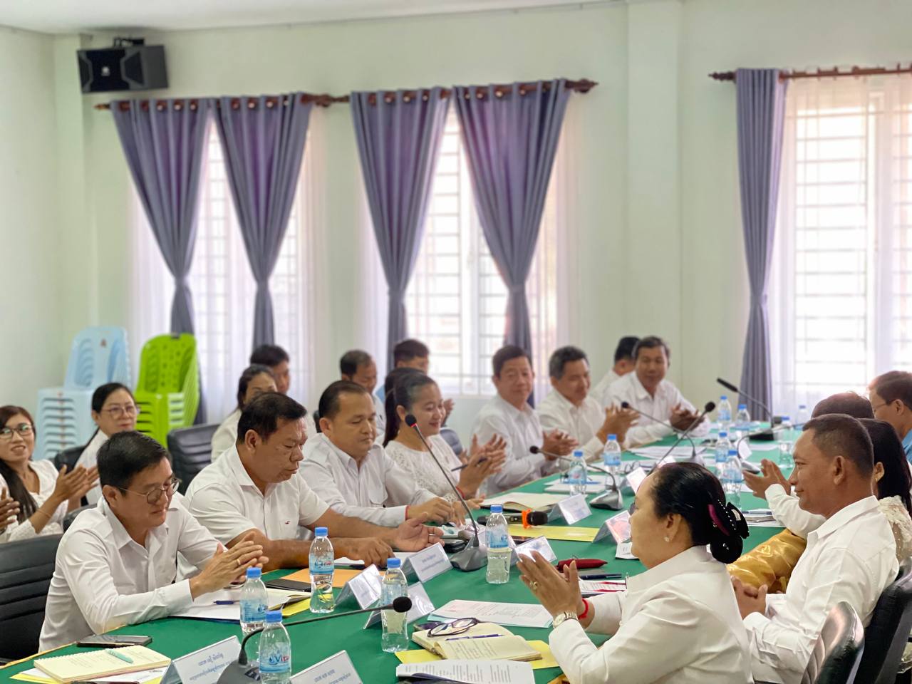 ឯកឧត្តម ភួង សោភា រដ្ឋលេខាធិការ អញ្ជើញជាអធិបតីក្នុងកិច្ចប្រជុំបូកសរុបលទ្ធផលការងារឆ្នាំ២០២៣ និងលើកទិសដៅការងារឆ្នាំ២០២៤ របស់មន្ទីរអភិវឌ្ឍន៍ជនបទខេត្តសៀមរាប 5 photo 2024 01 29 20 40 29