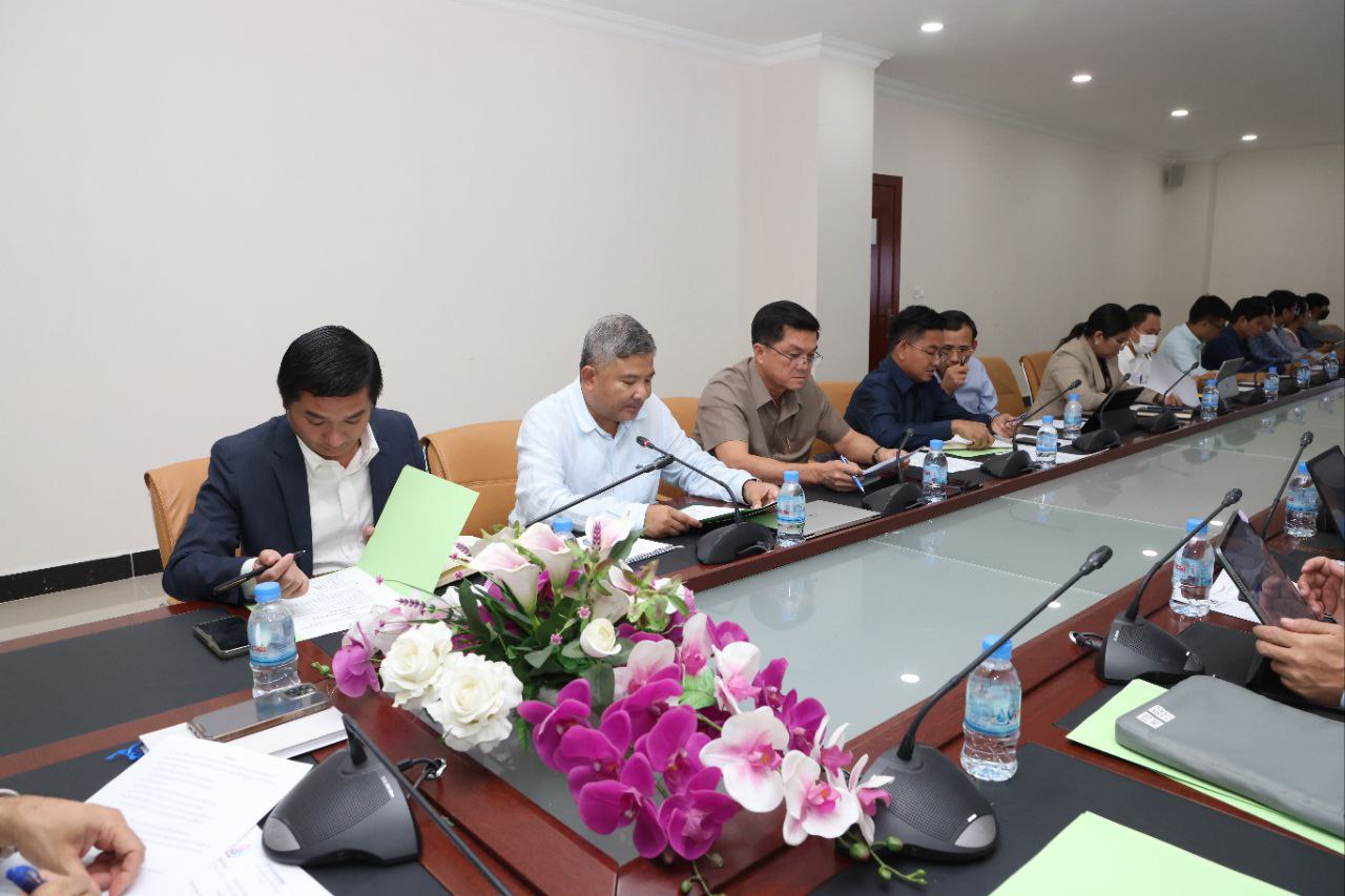 ឯកឧត្តមបណ្ឌិត នួន ដាញ៉ិល អញ្ជើញដឹកនាំកិច្ចប្រជុំប្រកាសសមាសភាពក្រុមការងារបរិវត្តកម្មឌីជីថលក្រសួងអភិវឌ្ឍន៍ជនបទ 4 photo 2024 02 01 15 13 56 3