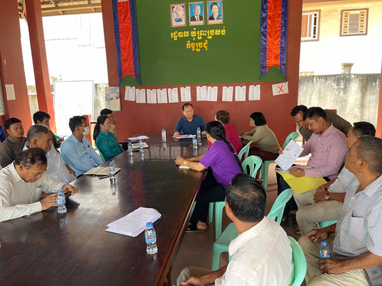 ឯកឧត្តម ភួង សោភា រដ្ឋលេខាធិការ អញ្ជើញចុះត្រួតពិនិត្យ និងតាមដានវឌ្ឍនភាពការសាងសង់ផ្លូវចំនួន ០២ ខ្សែ នៅខេត្តកណ្ដាល 7 photo 2024 02 07 12 03 56