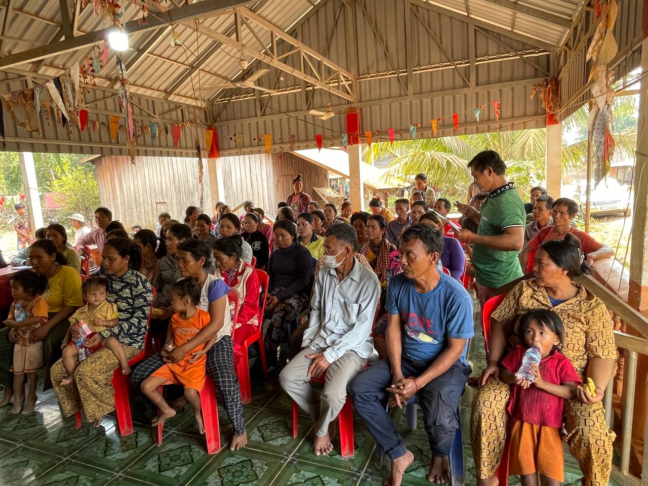 នាយកដ្ឋានអភិវឌ្ឍន៍ជនជាតិភាគតិច សហការជាមួយក្រុមការងារយេនឌ័រក្រសួងអភិវឌ្ឍន៍ជនបទ រៀបកិច្ចប្រជុំផ្សព្វផ្សាយគោលនយោបាយជាតិ ស្ដីពីការអភិវឌ្ឍជនជាតិដើមភាគតិច និតិវិធី និងទម្រង់ឯកសារដំណើរការកំណត់អត្តសញ្ញាណសហគមន៍ជនជាតិដើមភាគតិច និងការបញ្ជ្រាបទស្សនៈយេនឌ័រក្នុងសហគមន៍ជនជាតិដើមភាគតិច 7 photo 2024 02 14 16 18 35