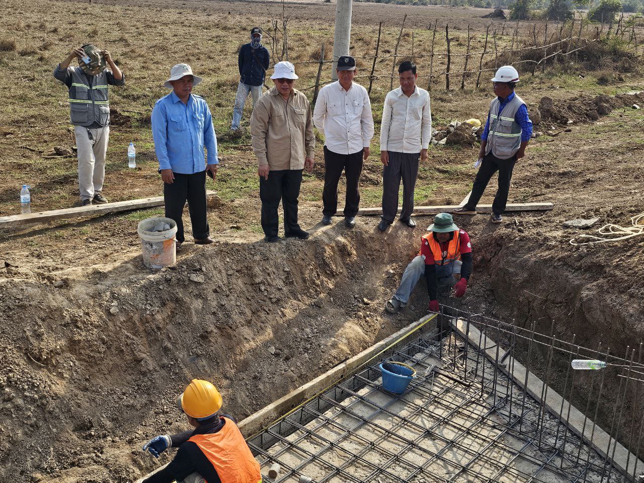 ឯកឧត្តម លី ណារុន ដឹកនាំកិច្ចប្រជុំបូកសរុបលទ្ធផលការងារប្រចាំខែកុម្ភៈ និងលើកទិសដៅការងារ ខែមីនា ឆ្នាំ២០២៤ របស់មន្ទីរអភិវឌ្ឍន៍ជនបទខេត្តកំពង់ធំ 7 photo 2024 02 20 17 31 21