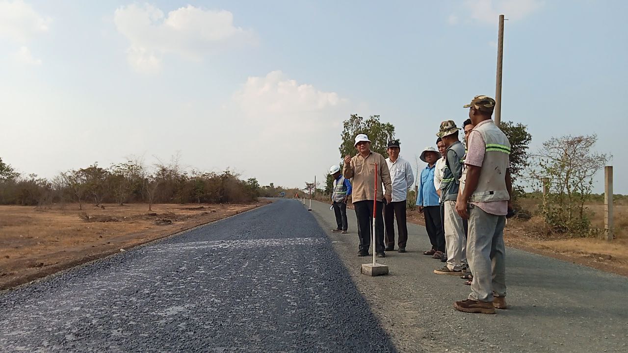 ឯកឧត្តម លី ណារុន ដឹកនាំកិច្ចប្រជុំបូកសរុបលទ្ធផលការងារប្រចាំខែកុម្ភៈ និងលើកទិសដៅការងារ ខែមីនា ឆ្នាំ២០២៤ របស់មន្ទីរអភិវឌ្ឍន៍ជនបទខេត្តកំពង់ធំ 9 photo 2024 02 20 17 31 22