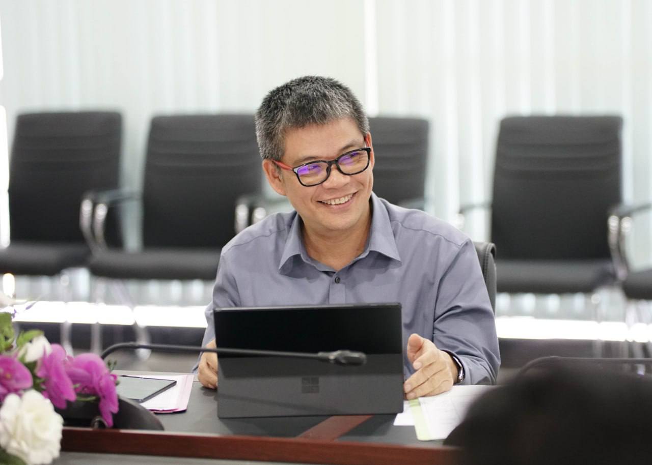 ឯកឧត្តម ផូ ផារិទ្ធ រដ្ឋលេខាធិការ អញ្ជើញដឹកនាំកិច្ចប្រជុំរបស់អនុគណ:កម្មការរៀបចំពិធី និងឯកសារ នៃគណ:កម្មារៀបចំសន្និបាតបូកសរុបលទ្ធផលការងារឆ្នាំ២០២៣ និងទិសដៅការងារបន្តឆ្នាំ២០២៤ របស់ក្រសួងអភិវឌ្ឍន៍ជនបទ ។ 4 photo 2024 02 21 16 58 58