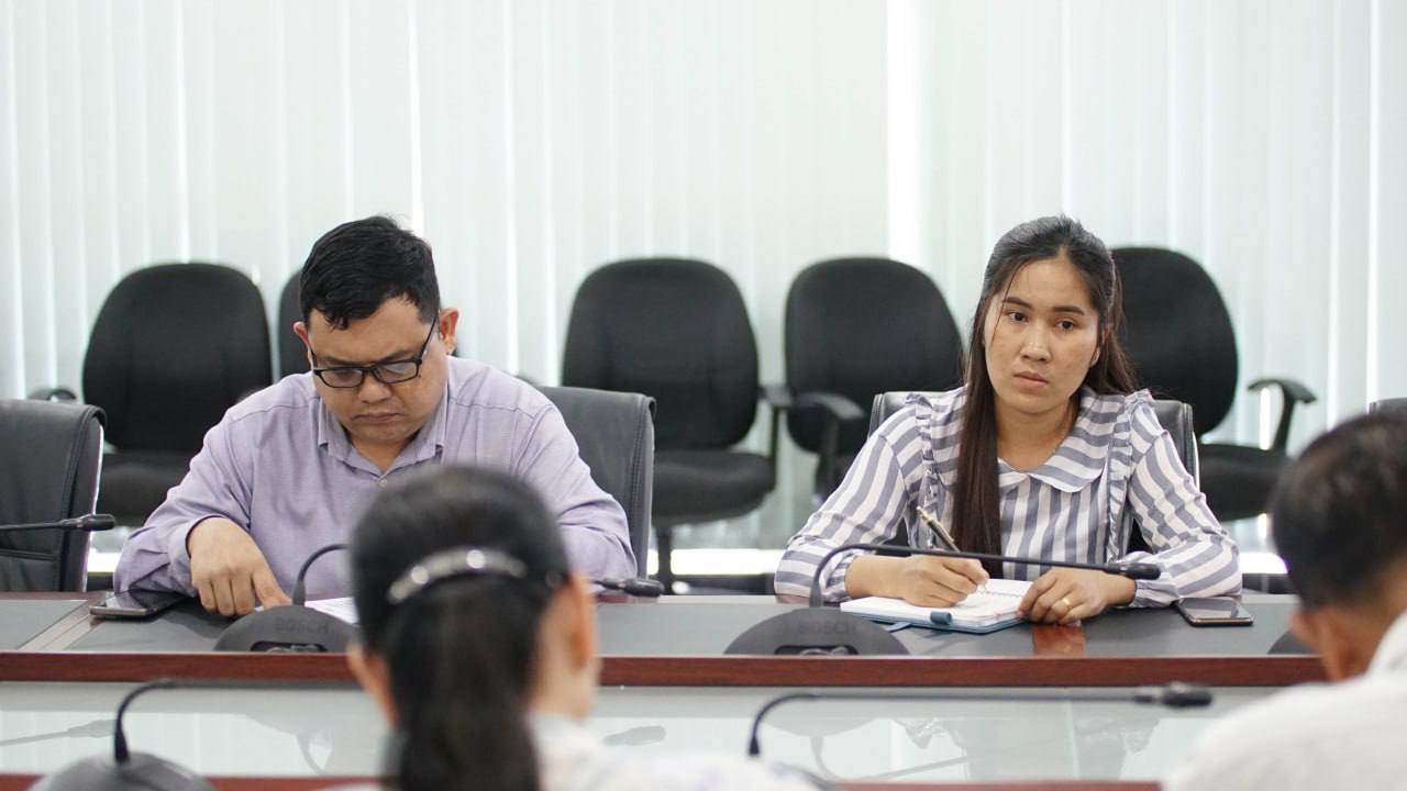 ឯកឧត្តម ផូ ផារិទ្ធ រដ្ឋលេខាធិការ អញ្ជើញដឹកនាំកិច្ចប្រជុំរបស់អនុគណ:កម្មការរៀបចំពិធី និងឯកសារ នៃគណ:កម្មារៀបចំសន្និបាតបូកសរុបលទ្ធផលការងារឆ្នាំ២០២៣ និងទិសដៅការងារបន្តឆ្នាំ២០២៤ របស់ក្រសួងអភិវឌ្ឍន៍ជនបទ ។ 8 photo 2024 02 21 16 59 02