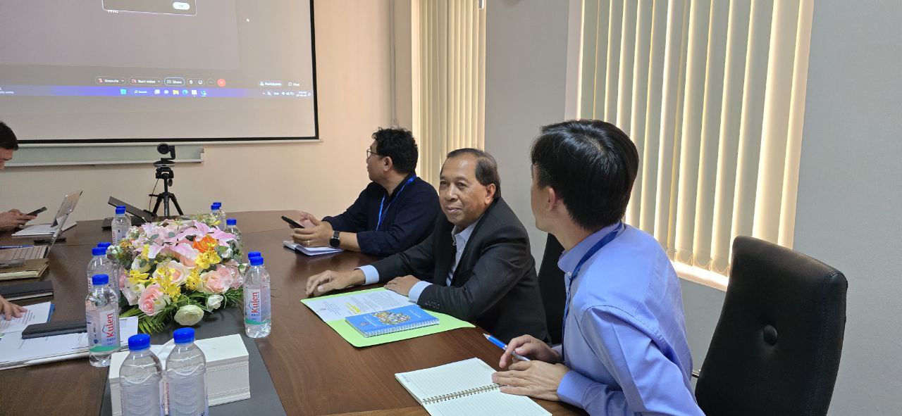 ឯកឧត្ដមបណ្ឌិត សួស គង់ រដ្ឋលេខាធិការ បានអញ្ជើញចូលរួមក្នុងកិច្ចប្រជុំស្ដីពី ការដាក់បញ្ចូលការងារថែទាំ ក្នុងគម្រោងគ្រប់គ្រងគ្រោះមហន្តរាយនៅកម្ពុជា និងអាស៊ីអាគ្នេយ៍ ជំហាន ២ (DRM2) 4 photo 2024 02 23 18 27 44 3