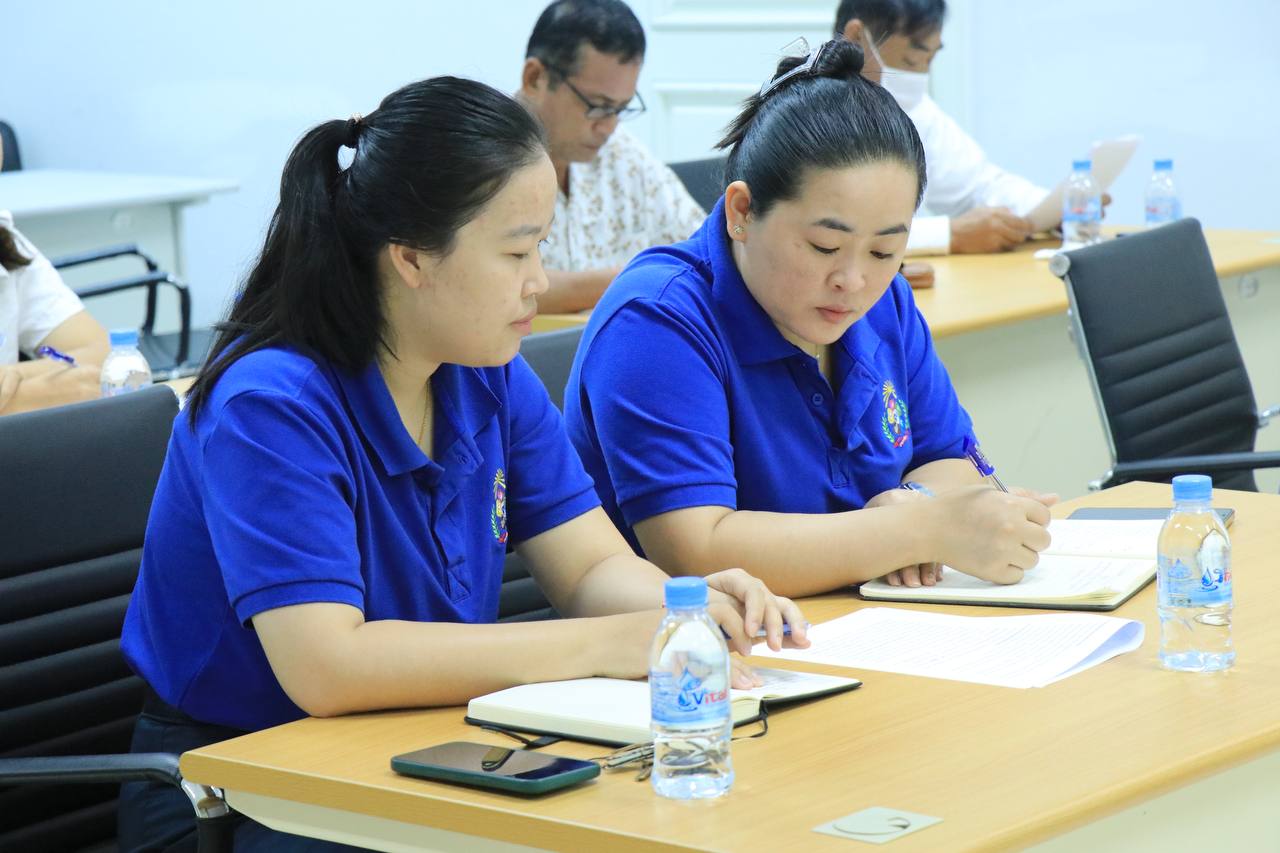 លោកជំទាវ ម៉ាត់ ម៉ារ៉ា អញ្ជើញជាអធិបតីក្នុងកិច្ចប្រជុំបូកសរុបលទ្ធផលការងារប្រចាំខែកុម្ភៈ និងលើកទិសដៅបន្តខែមីនា ឆ្នាំ២០២៤ របស់មន្ទីរអភិវឌ្ឍន៍ជនបទខេត្តត្បូងឃ្មុំ 6 photo 2024 02 28 22 26 55