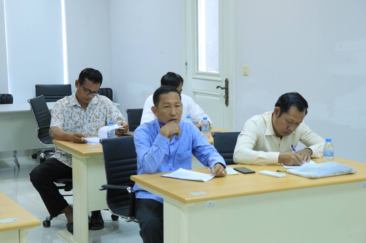 លោកជំទាវ ម៉ាត់ ម៉ារ៉ា អញ្ជើញជាអធិបតីក្នុងកិច្ចប្រជុំបូកសរុបលទ្ធផលការងារប្រចាំខែកុម្ភៈ និងលើកទិសដៅបន្តខែមីនា ឆ្នាំ២០២៤ របស់មន្ទីរអភិវឌ្ឍន៍ជនបទខេត្តត្បូងឃ្មុំ 8 photo 2024 02 28 22 27 08