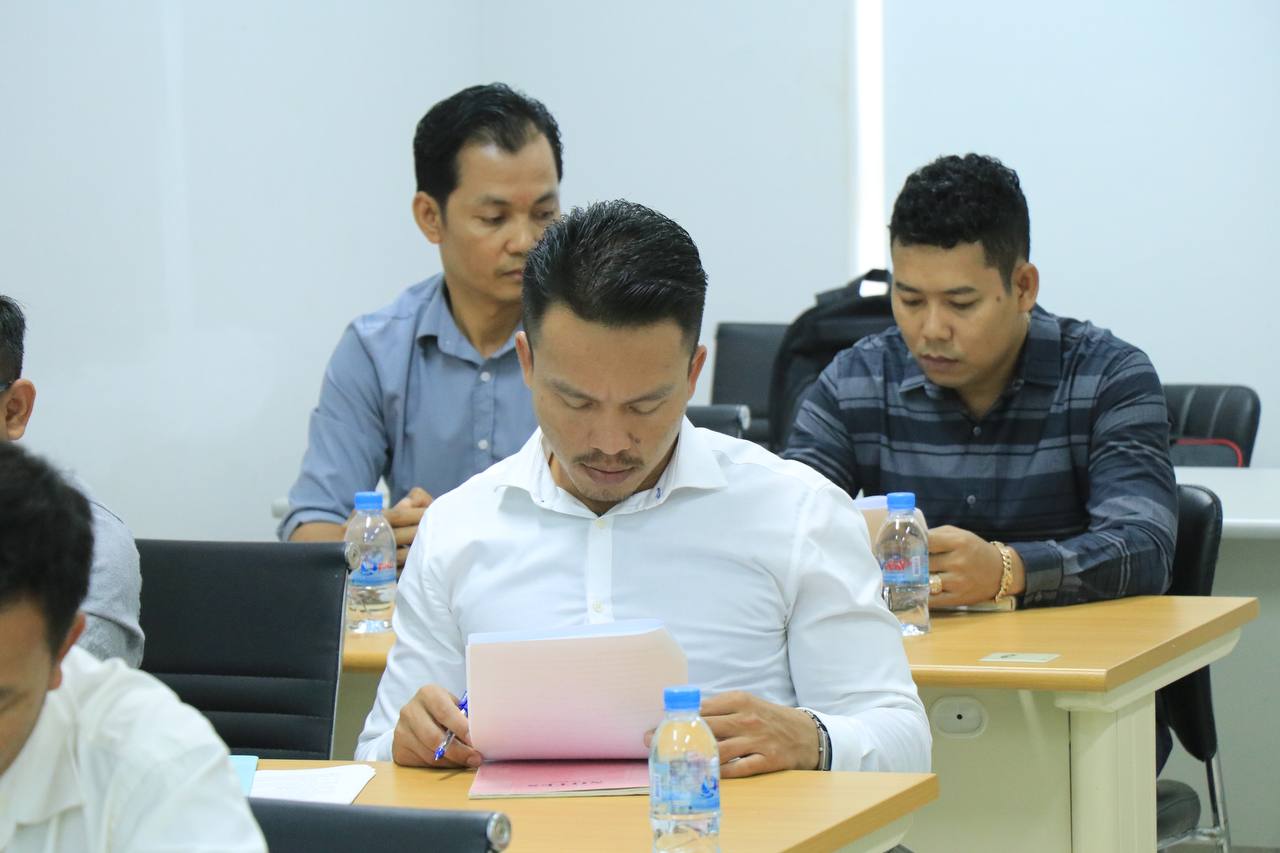 លោកជំទាវ ម៉ាត់ ម៉ារ៉ា អញ្ជើញជាអធិបតីក្នុងកិច្ចប្រជុំបូកសរុបលទ្ធផលការងារប្រចាំខែកុម្ភៈ និងលើកទិសដៅបន្តខែមីនា ឆ្នាំ២០២៤ របស់មន្ទីរអភិវឌ្ឍន៍ជនបទខេត្តត្បូងឃ្មុំ 10 photo 2024 02 28 22 27 22