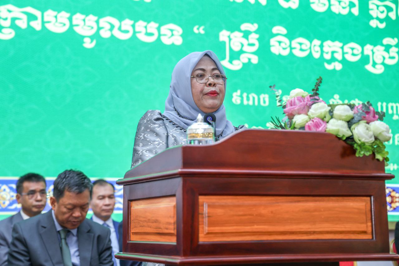 ឯកឧត្ដម ឆាយ ឫទ្ធិសែន និងលោកជំទាវ បានអញ្ជើញជាអធិបតីប្រារព្ធពិធីអបអរសាទរ ទិវាអន្តរជាតិនារី ៨ មីនា ឆ្នាំ២០២៤ ខួបទី១១៣ ក្រោមប្រធានបទ "ស្រ្តី និងក្មេងស្រី ក្នុងបរិវត្តកម្មឌីជីថល" 6 4 1